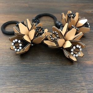 The Limited daffodil drop necklace